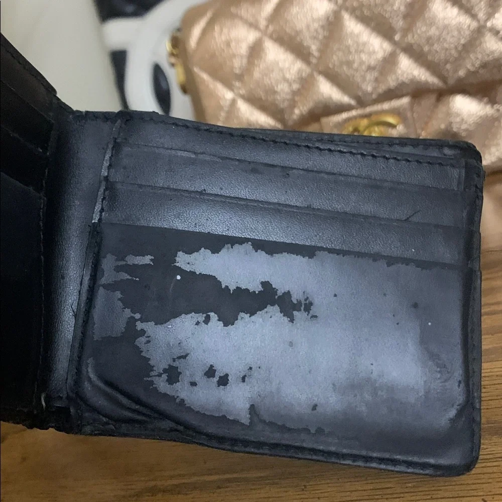 Ferragamo black leather logo wallet rehab